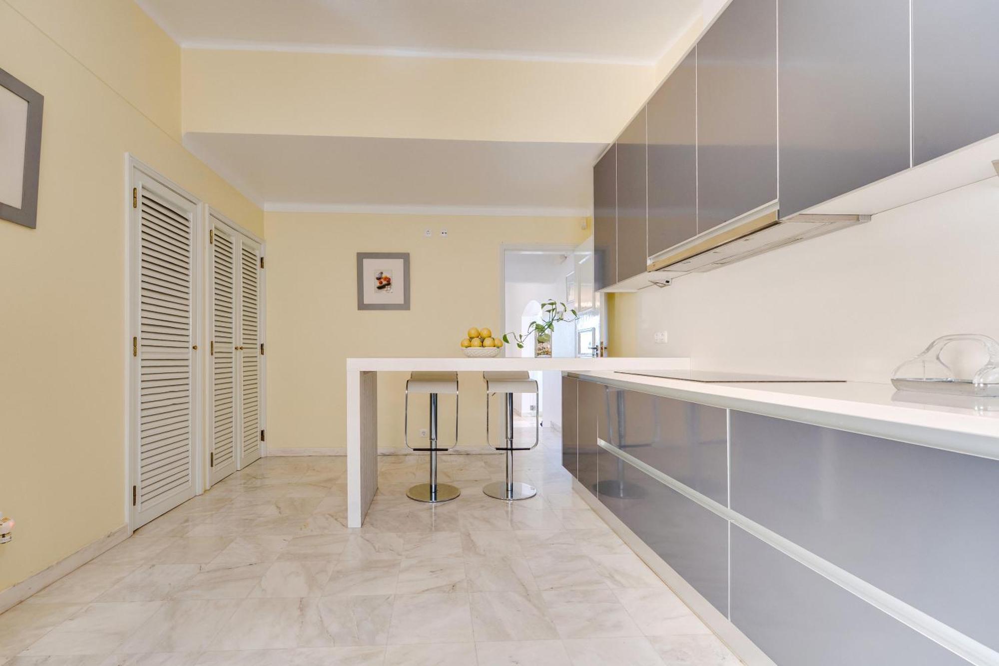 Sunrise Beach Villa 6 Bedrooms